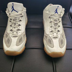 Vintage 1996 Nike Air Jordan XI 11 Low I.E.